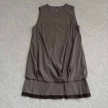 폭시 뉴욕 모카 브라운 슬리브리스 튜닉