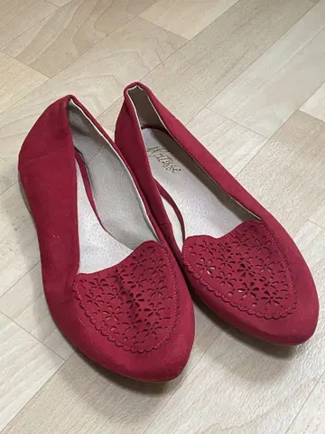펌프스 로우 힐