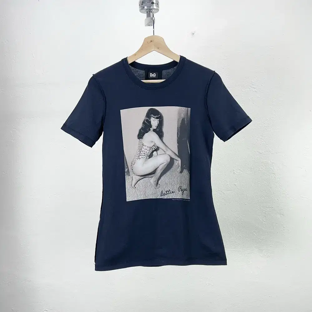 〈Dolce & Gabbana〉シャツ コットン ロゴプレート（関税込み） DOLCE&GABBANA コットンTシャツ プレート - メルカリ