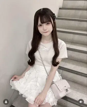 pium 미니 리본 pium 로고 티셔츠 새상품급