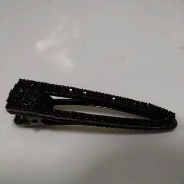 큐빅 클립 블랙 THBT 더 헤어 바 도쿄