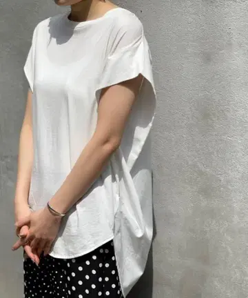 BEARDSLEY 비어즐리 뒷면 패브릭 컷 티셔츠