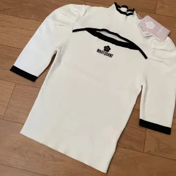 MARY QUANT 콜라보 바이컬러 컷 아웃 리브 니트 머큐리 듀오