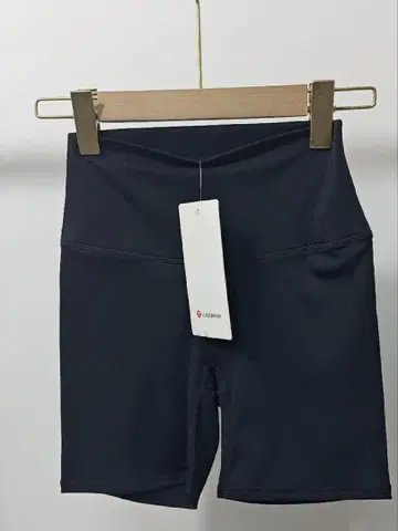 Lululemon 하이 웨스트 숏 팬츠 블랙 M