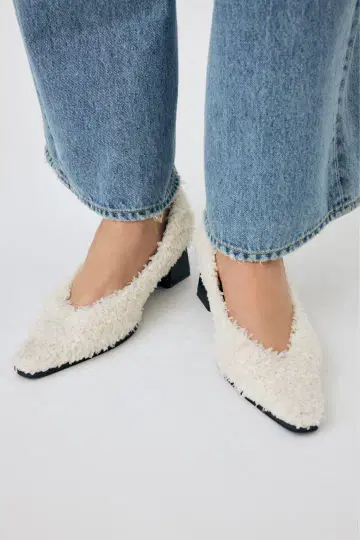 MOUSSY BOA 포인트 펌프스