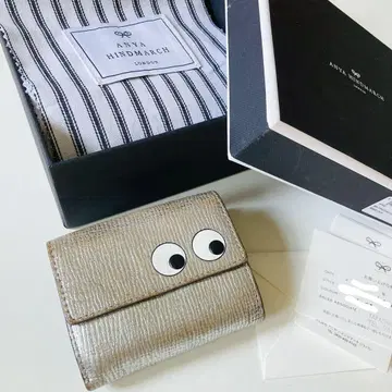 ANYA HINDMARCH 아이즈 실버 3단 폴더형 지갑 미니 지갑
