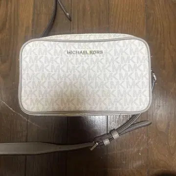 마이클코어스 MK 로고 백