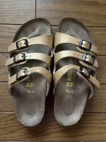 BIRKENSTOCK 베이지 컴포트 샌들 36
