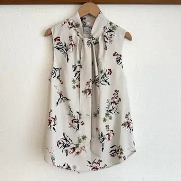 H&M 슬리브리스 블라우스