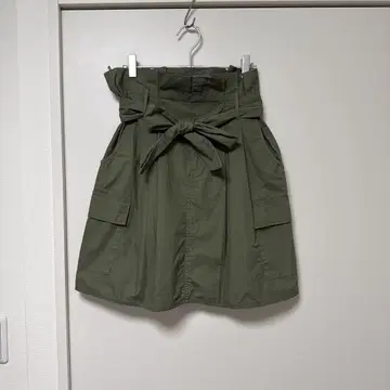 베네통 카키 카고 스커트