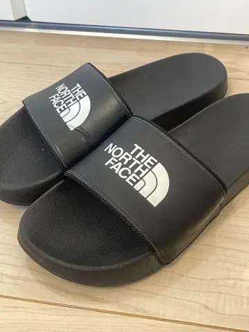 THE NORTH FACE 블랙 샌들