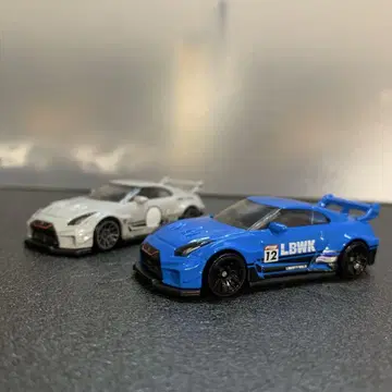 774 리버티 워크 R35 GTR 1/64 다이캐스트 미니카 2대 세트
