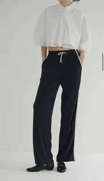 미사용 새상품 CLANE PILE LINE PANTS