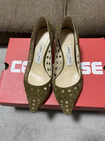 JIMMY CHOO 올리브 그린 하이힐