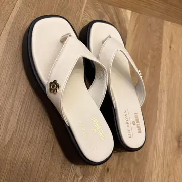LILY BROWN MARY QUANT 샌들