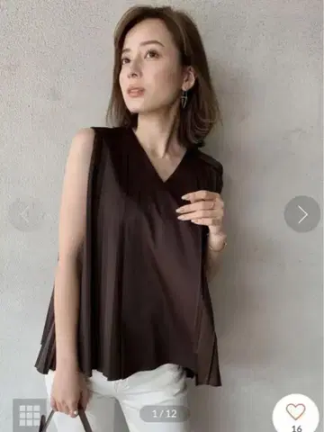아누안스 anuans 사이드 플리츠 V 넥 블라우스 (BROWN)