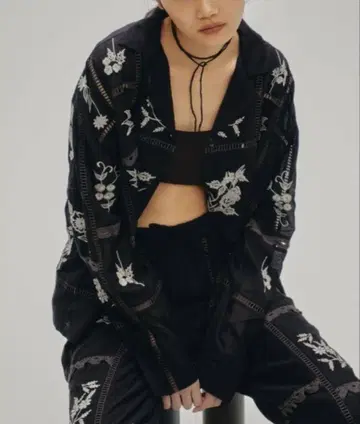 TODAYFUL 자수 패치워크 셔츠 블랙
