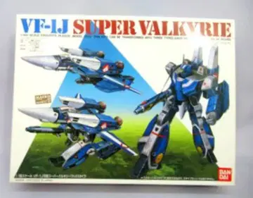 반다이 1/100 VF-1J 가변 슈퍼 발키리 맥스 타입
