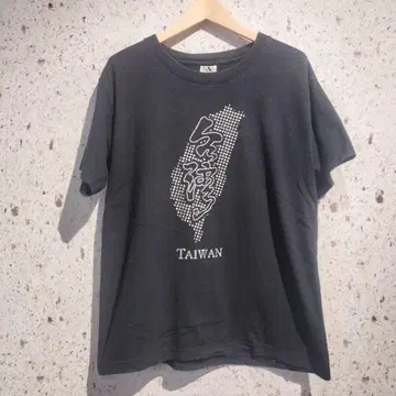 TAIWAN 라메 프린트 티셔츠 블랙 대만