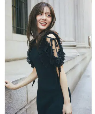 리본 포함 쉬폰 플리츠 프릴 절개 리브 니트 원피스