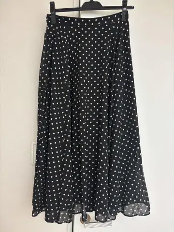 UNITED ARROWS 블랙 도트 플레어 스커트
