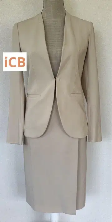 ICB [세탁 가능한 셋업] 노카라 자켓 스커트 베이지 계열