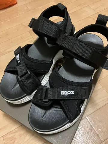 moz 크로스 벨트 통굽 쿠션 스포츠 샌들
