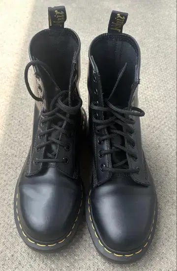 Dr.Martens 1460 8홀 부츠 블랙 UK4