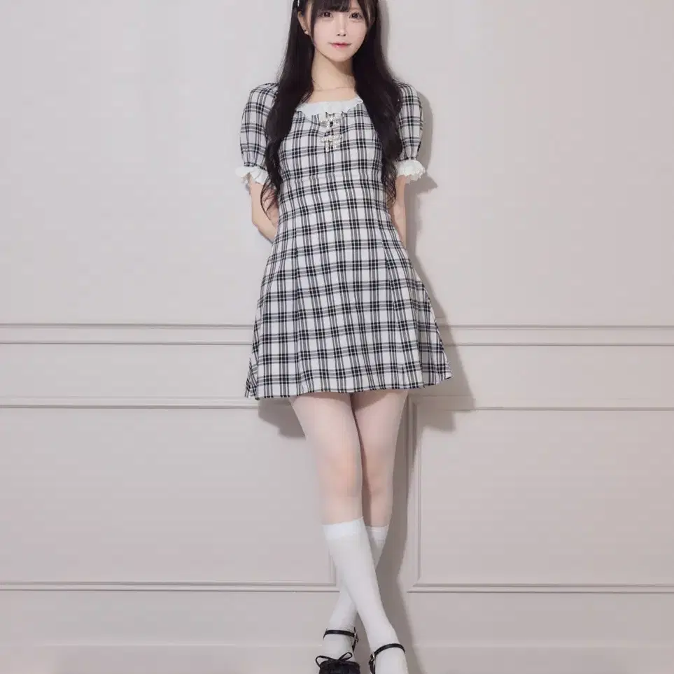 ワンピース Betty Boop Lace Layered Frill Mini DressWhite Betty Boop Lace Layered Frill Mini Onepiece_Black on Bunjang