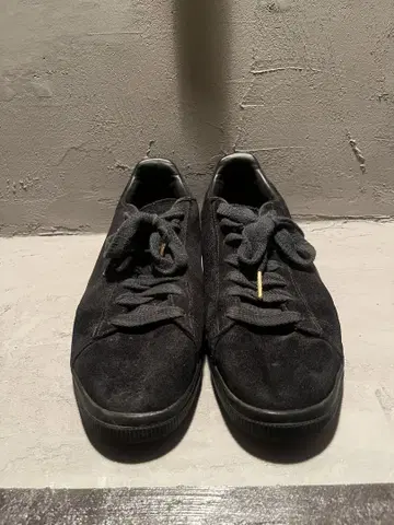 Puma Suede 블랙스 스니커즈