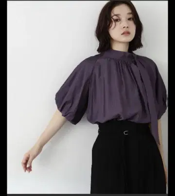 내추럴 뷰티 베이직 벌룬 슬리브 블라우스 그레이