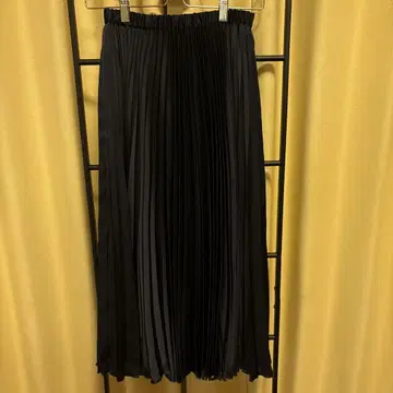 UNITED ARROWS 다크 블루 플리츠 스커트