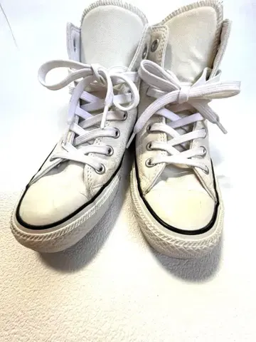 CONVERSE 화이트 하이컷 스니커즈 척 테일러
