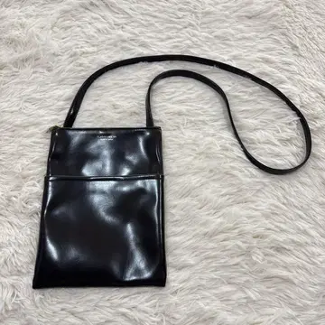 CLASKA 인조 가죽 숄더백 블랙