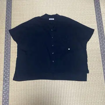 and myera 드롭 프렌치 슬리브 셔츠 블랙
