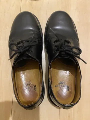 Dr. Martens 블랙 레이스업 슈즈