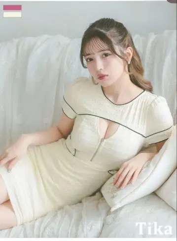아이보리 미니 원피스 반팔