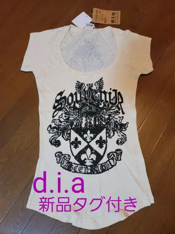 택 포함 새상품 d.i.a 티셔츠 크림색 얇은 소재