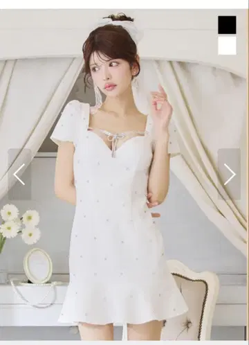 비즈 장식 화이트 드레스