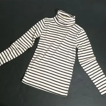 Le minor 터틀넥 풀오버 티셔츠 size1 블랙