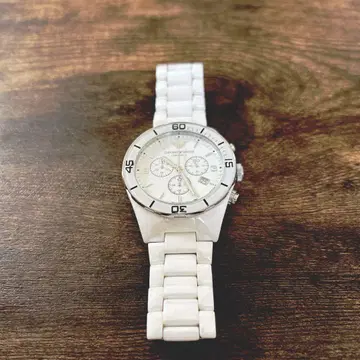 Emporio Armani 화이트 크로노그래프 시계