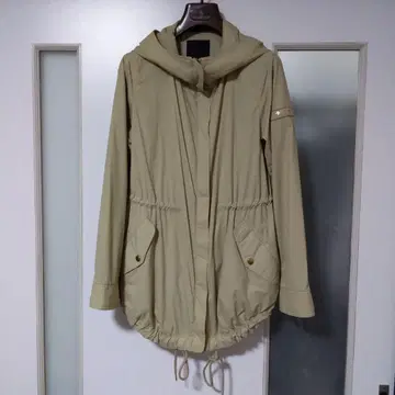 TATRAS 후드 부착 베이지 자켓