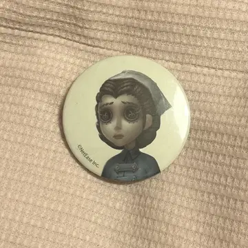제5인격 의사 캔뱃지 설정 그림