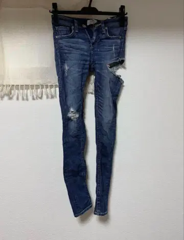 데미지 가공 스키니 데님 하이 웨스트