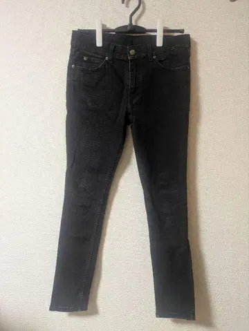 치프 먼데이 블랙 스키니