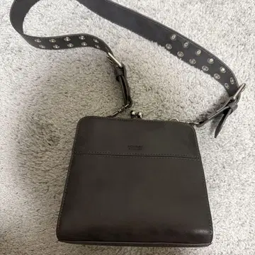 moussy 마우지 숄더백 가마구치 그레이