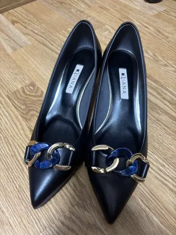 DIANA 블랙 스틸레토 펌프스