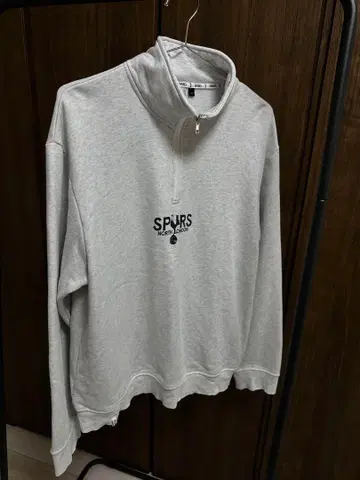 토트넘 공식 맨투맨 그레이