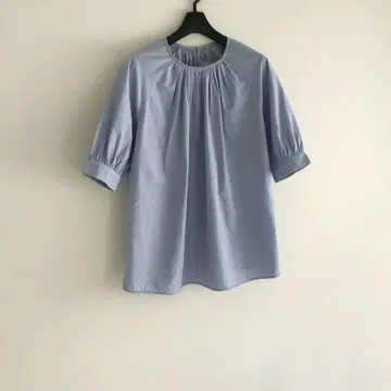 뷰티 앤 유스 코튼 셀룰로오스 5부 소매 개더 블라우스 블루