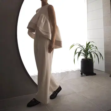 트윌 라운드 페플럼 볼륨 블라우스